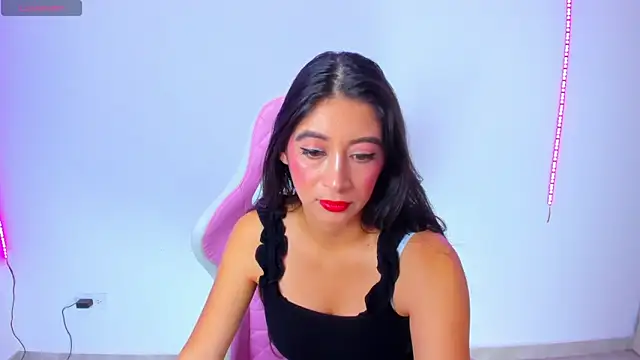 Snapshot of MeganWhite3 chatting on 6, 3, 2025 MeganWhite3 online show from 6, 3, 2025