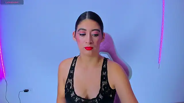 Snapshot of MeganWhite3 chatting on 13, 3, 2025 MeganWhite3 online show from 13, 3, 2025