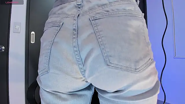 Snapshot of MeganWhite3 chatting on 21, 10, 2025 MeganWhite3 online show from 21, 10, 2025