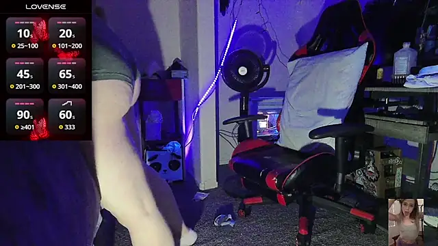 Blondiewithanass online show from 8, 4, 2026