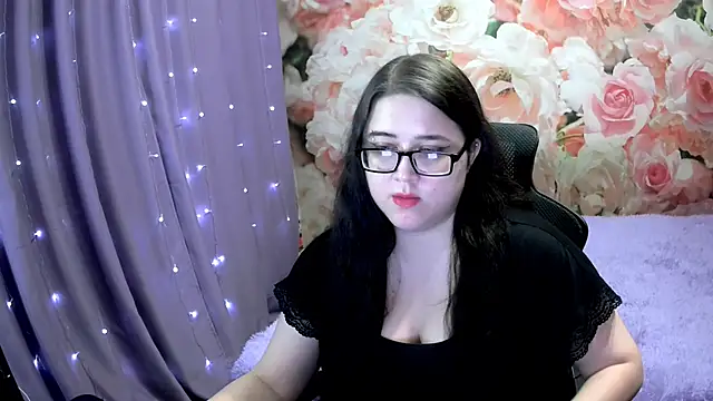 Snapshot of OverseerX chatting on 28, 9, 2025 OverseerX online show from 28, 9, 2025