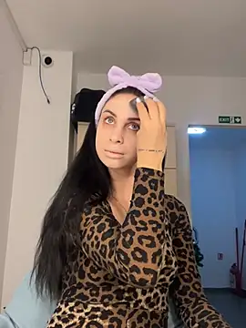 Snapshot of MeganHopeX chatting on 5, 1, 2025 MeganHopeX online show from 5, 1, 2025