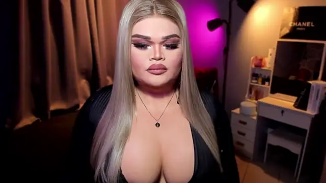 KarolinaThompson online show from 6, 12, 2024