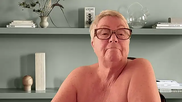 GrannyChrissy68 online show from 20, 3, 2026
