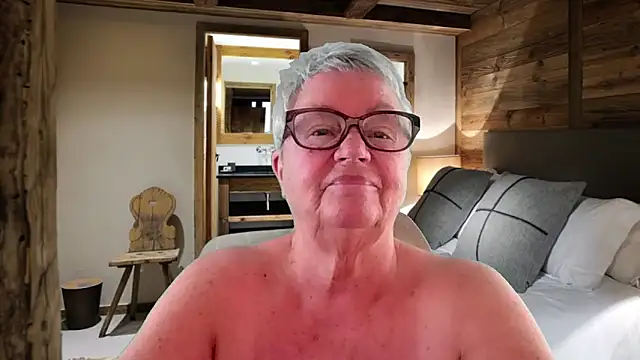 GrannyChrissy68 online show from 20, 4, 2026