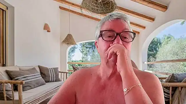 GrannyChrissy68 online show from 26, 4, 2026