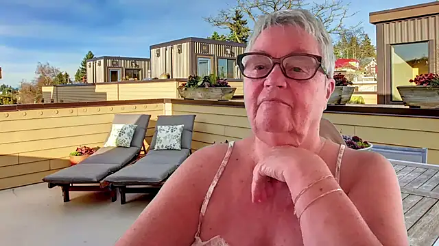 GrannyChrissy68 online show from 20, 7, 2026