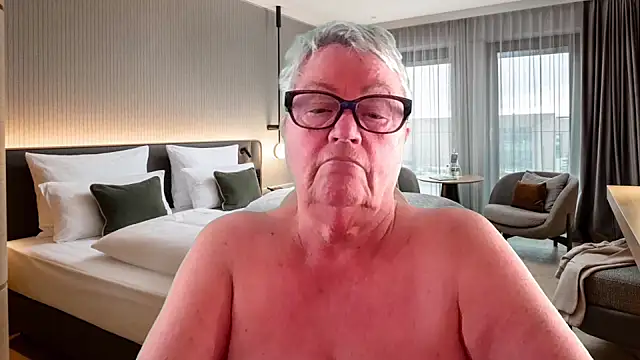 GrannyChrissy68 online show from 24, 7, 2026