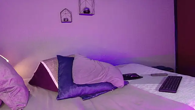 Snapshot of MariiePrice chatting on 2, 2, 2025 MariiePrice online show from 2, 2, 2025