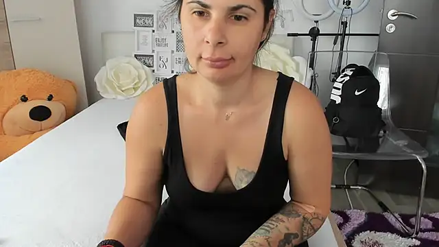 sweetemy4u online show from 2, 10, 2025