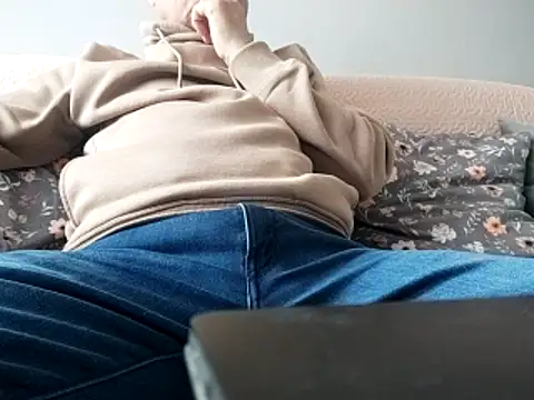 grzes19763 online show from 8, 4, 2026