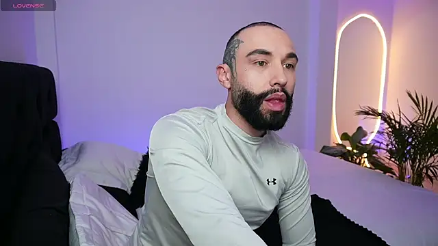 Snapshot of the_lucky_men__ chatting on 27, 1, 2025 the lucky men online show from 27, 1, 2025