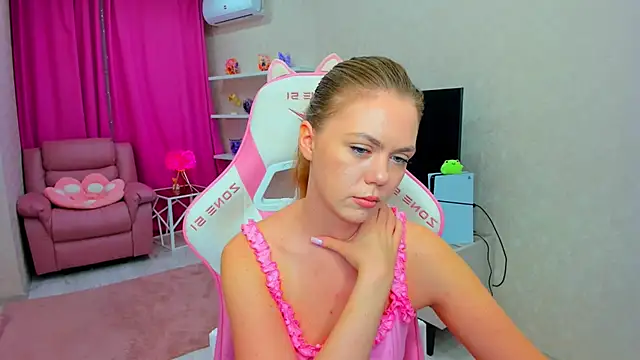 Strawberrye online show from 27, 4, 2026