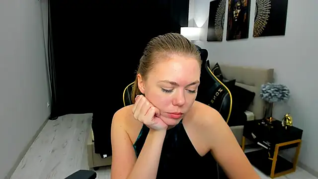 Snapshot of Strawberrye chatting on 16, 5, 2026 Strawberrye online show from 16, 5, 2026