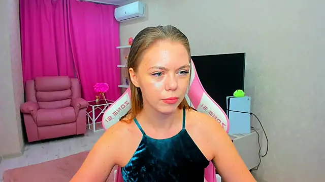 Snapshot of Strawberrye chatting on 24, 5, 2026 Strawberrye online show from 24, 5, 2026