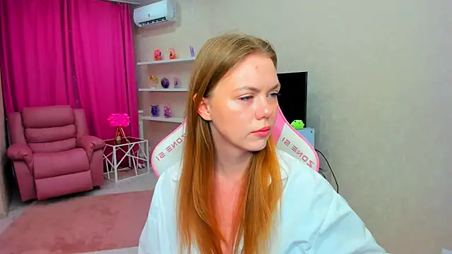 Snapshot of Strawberrye chatting on 30, 5, 2026 Strawberrye online show from 30, 5, 2026
