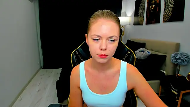 Snapshot of Strawberrye chatting on 31, 5, 2026 Strawberrye online show from 31, 5, 2026