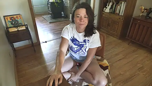 MarcyJones online show from 4, 10, 2025