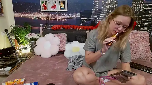 Snapshot of little-leni chatting on 19, 2, 2025 little-leni online show from 19, 2, 2025