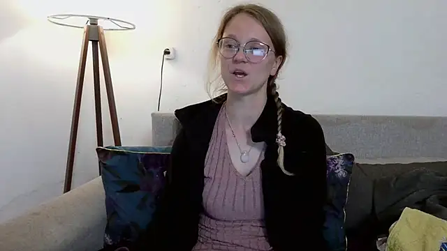 little-leni online show from 11, 4, 2026