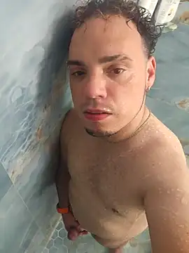 Snapshot of latinoflpr chatting on 19, 9, 2025 latinoflpr online show from 19, 9, 2025