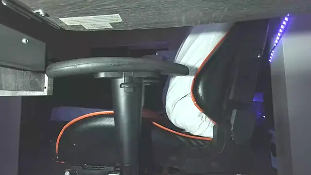 Dick and muscles online show from 9, 9, 2025