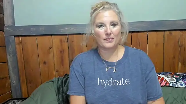 lisaxlovexxx online show from 3, 10, 2025