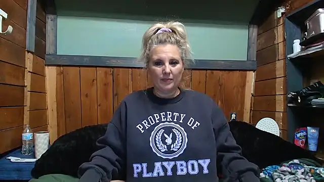 Snapshot of lisaxlovexxx chatting on 12, 1, 2026 lisaxlovexxx online show from 12, 1, 2026