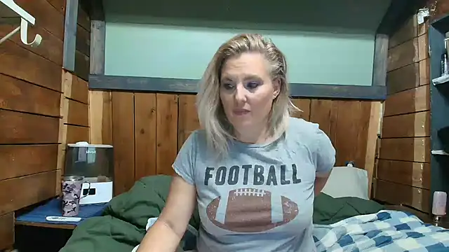 Snapshot of lisaxlovexxx chatting on 9, 2, 2026 lisaxlovexxx online show from 9, 2, 2026