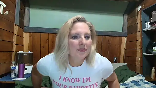 Snapshot of lisaxlovexxx chatting on 7, 3, 2026 lisaxlovexxx online show from 7, 3, 2026