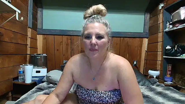 lisaxlovexxx online show from 10, 6, 2026
