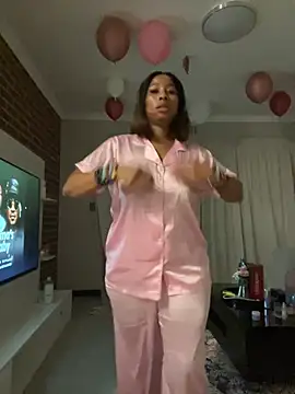 Snapshot of CurvyDesire1 chatting on 8, 5, 2026 CurvyDesire1 online show from 8, 5, 2026