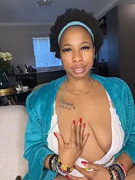 Snapshot of CurvyDesire1 chatting on 7, 6, 2026 CurvyDesire1 online show from 7, 6, 2026