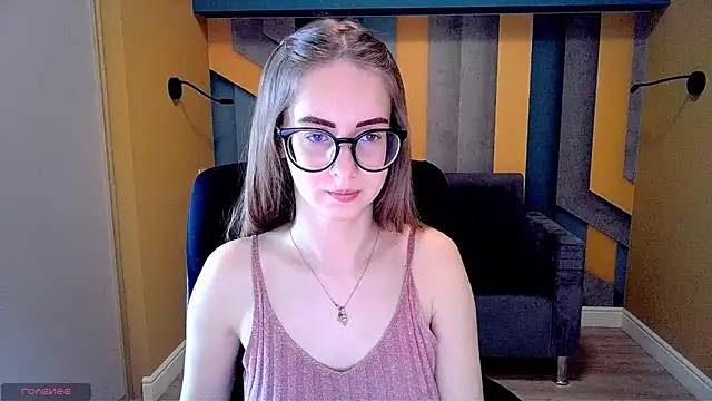 AliceAdams online show from 8, 3, 2025