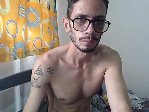 Snapshot of alisterxxx chatting on 21, 5, 2026 alisterxxx online show from 21, 5, 2026