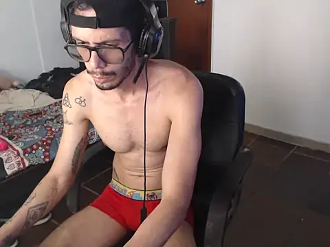 Snapshot of alisterxxx chatting on 29, 5, 2026 alisterxxx online show from 29, 5, 2026