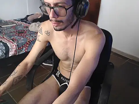 Snapshot of alisterxxx chatting on 30, 5, 2026 alisterxxx online show from 30, 5, 2026