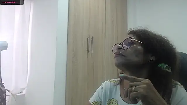 BustyMilf  online show from 28, 1, 2025