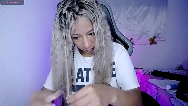 ninatiny online show from 5, 12, 2025