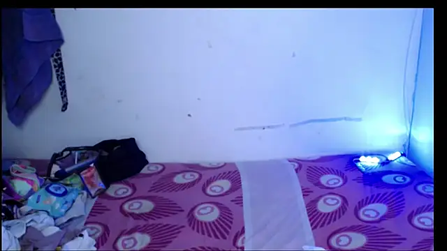 ninatiny online show from 28, 4, 2026