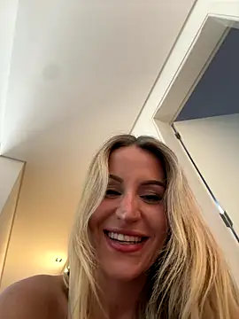 Snapshot of jasminesummer chatting on 19, 10, 2025 jasminesummer online show from 19, 10, 2025