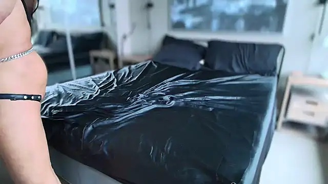 MikyFoxx online show from 16, 12, 2025