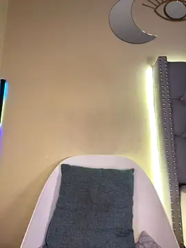 KIARAPRETTY online show from 14, 9, 2025