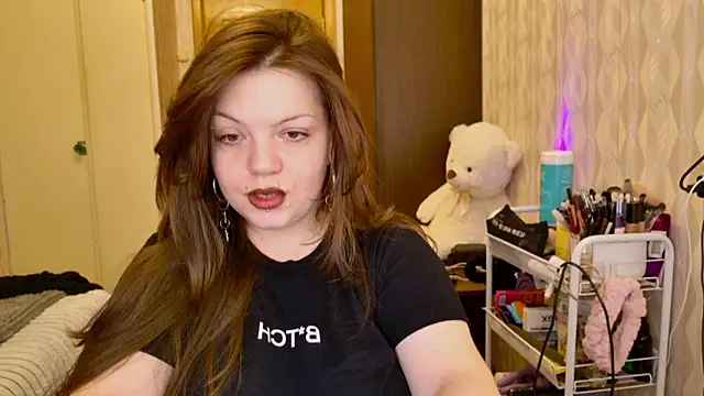 cutewhip online show from 15, 9, 2025