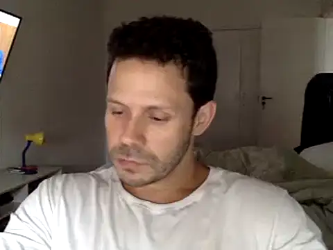 Snapshot of FelipeRiver chatting on 4, 2, 2025 FelipeRiver online show from 4, 2, 2025