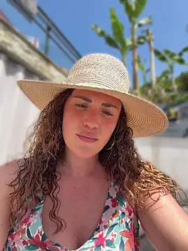 Clara-xoxo online show from 23, 4, 2026