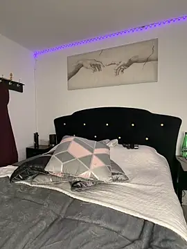 Clara-xoxo online show from 24, 4, 2026