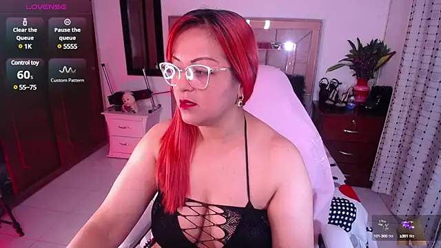 Snapshot of salomecastro_ chatting on 7, 3, 2025 salomecastro online show from 7, 3, 2025