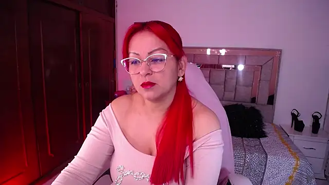 Snapshot of salomecastro_ chatting on 2, 10, 2025 salomecastro online show from 2, 10, 2025