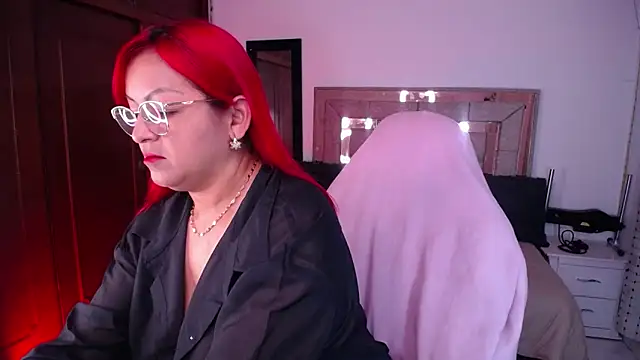 Snapshot of salomecastro_ chatting on 13, 10, 2025 salomecastro online show from 13, 10, 2025